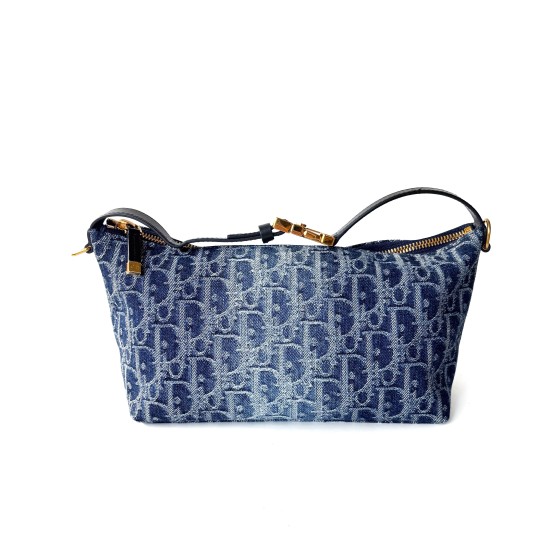 Medium DiorTravel Nomad Pouch